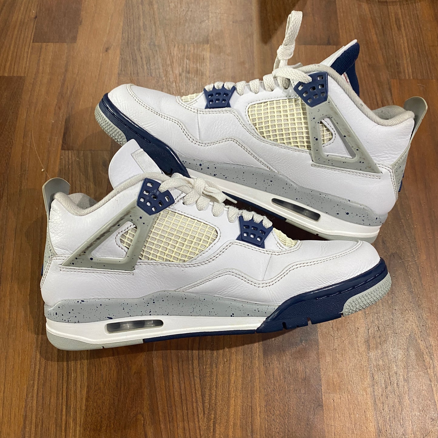 Jordan 4 Midnight Navy Size 9.5 USED s14187