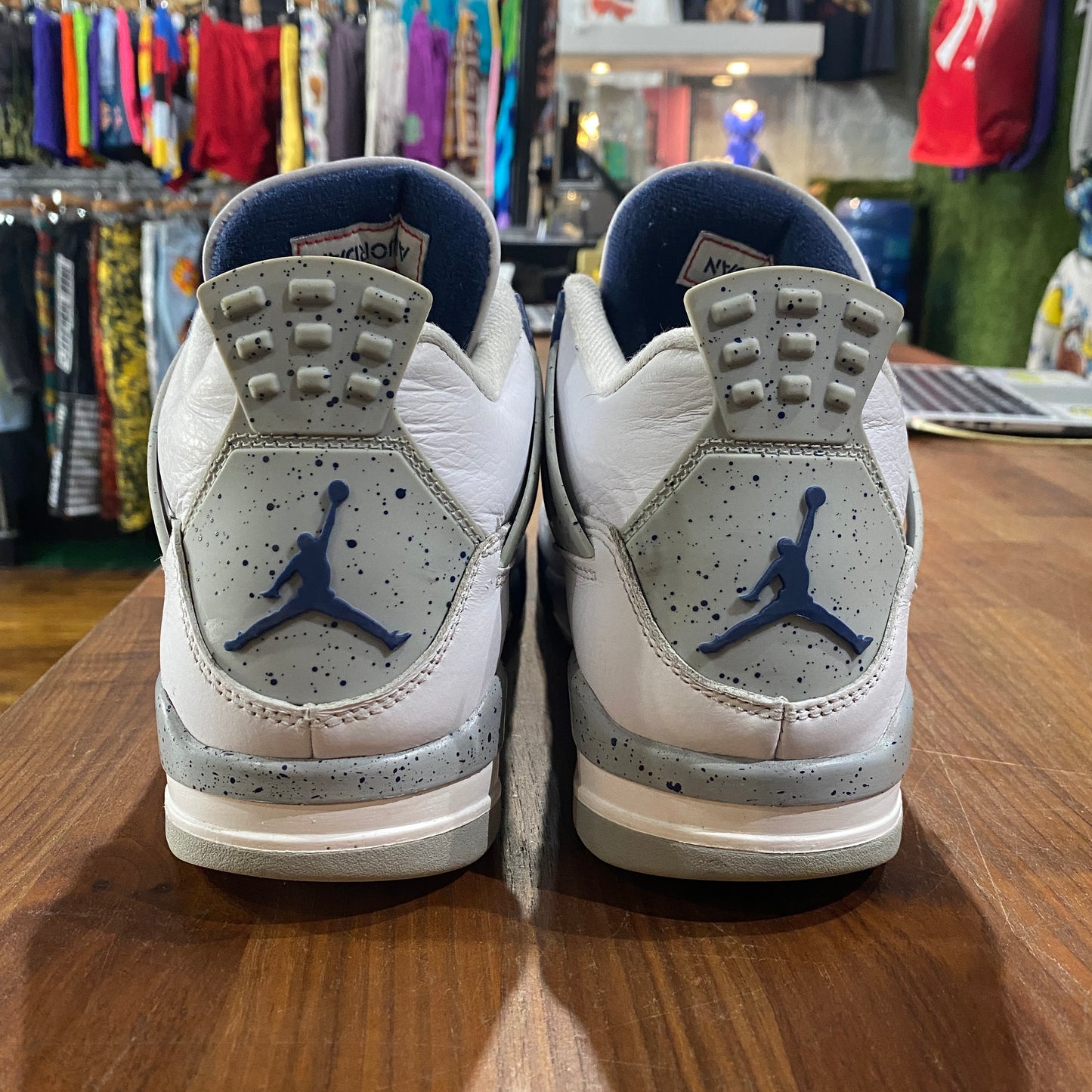 Jordan 4 Midnight Navy Size 9.5 USED s14187