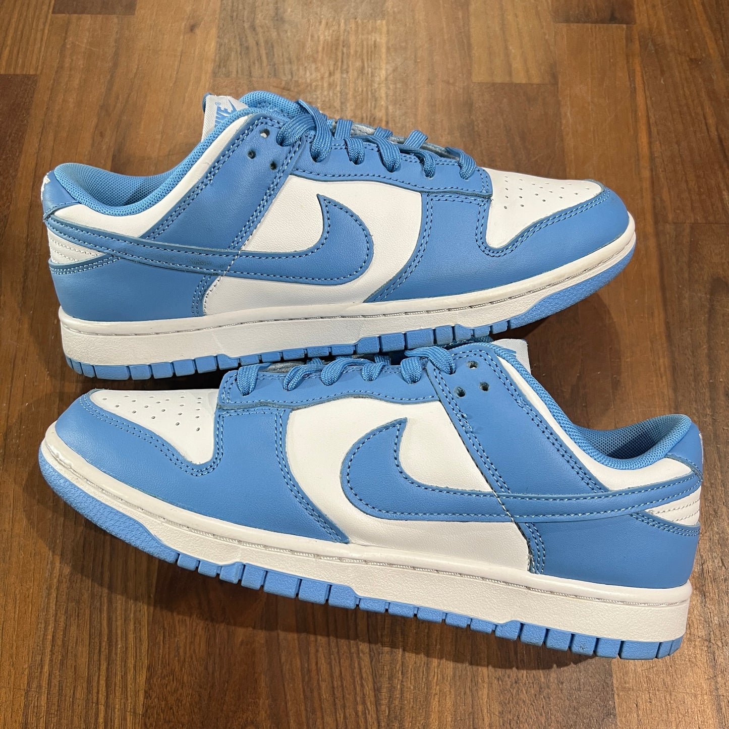 Nike dunk low UNC (2021) Size 8.5 USED s14063