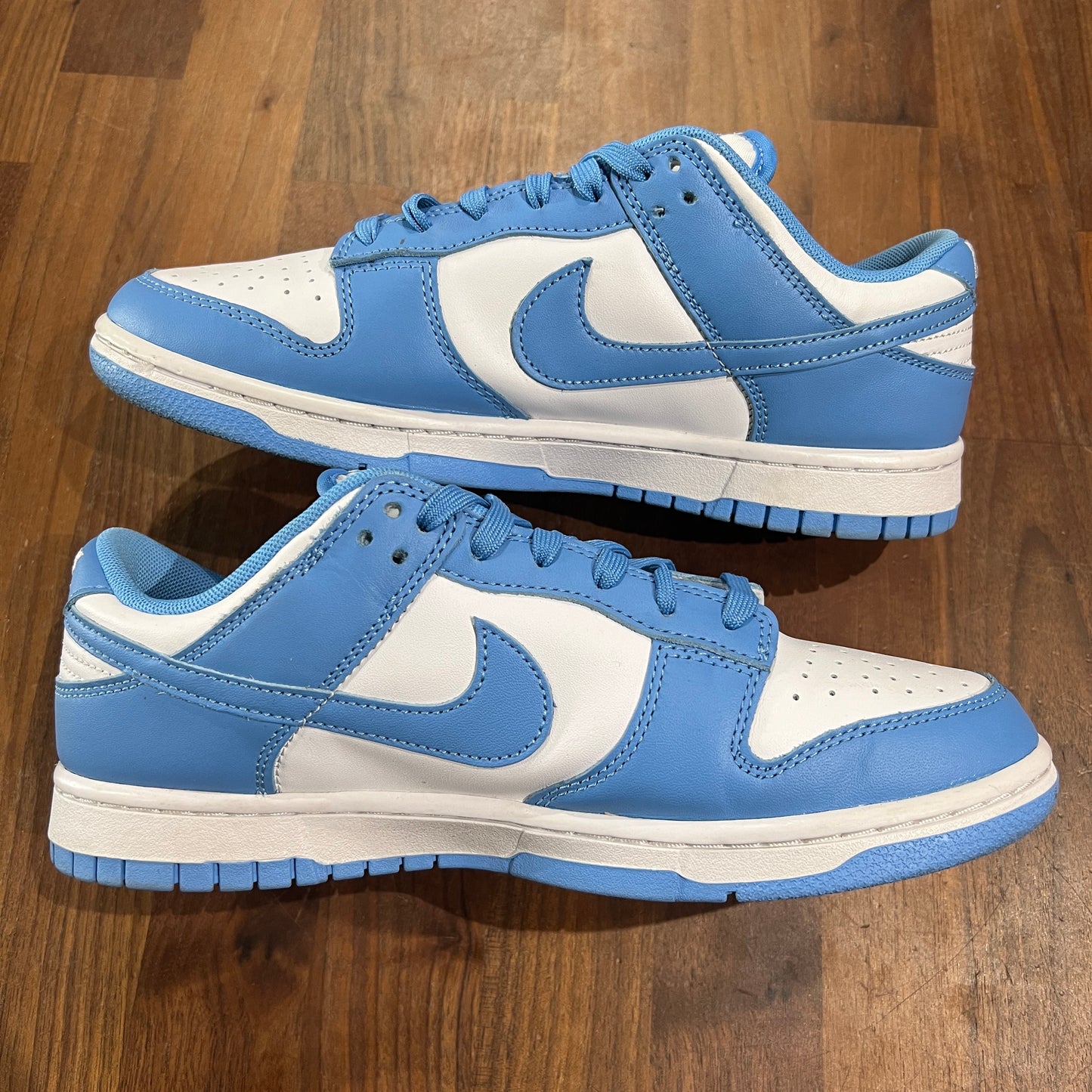 Nike dunk low UNC (2021) Size 8.5 USED s14063