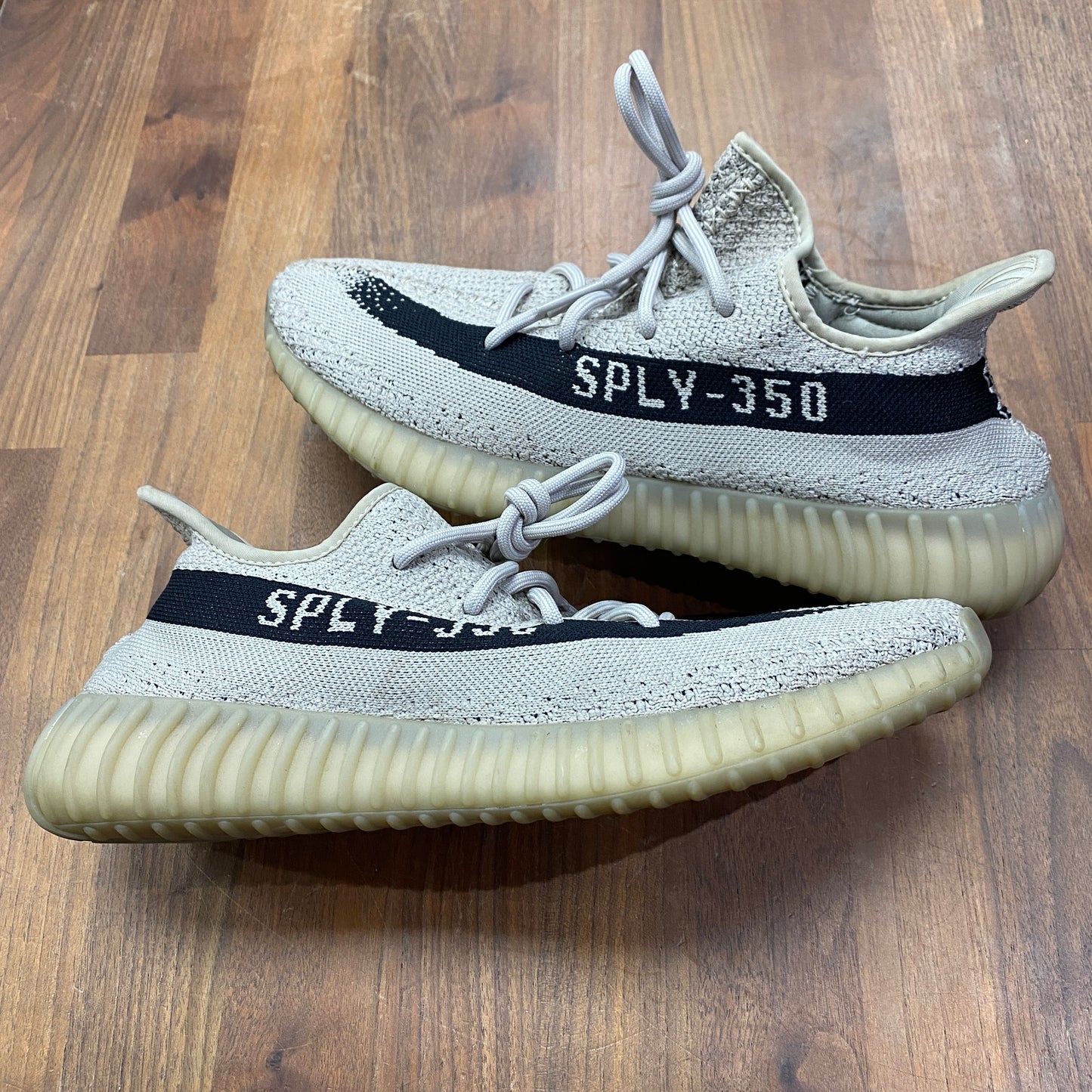 Yeezy 350v2 slate Size 10.5 USED s13426