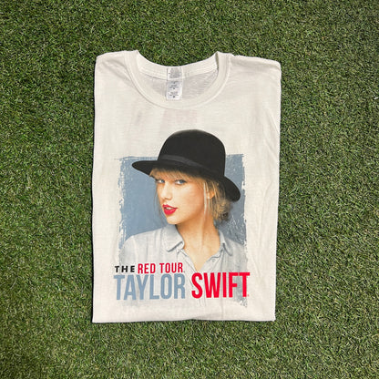 Taylor Swift Red Tour White Tee Size Medium USED v4908