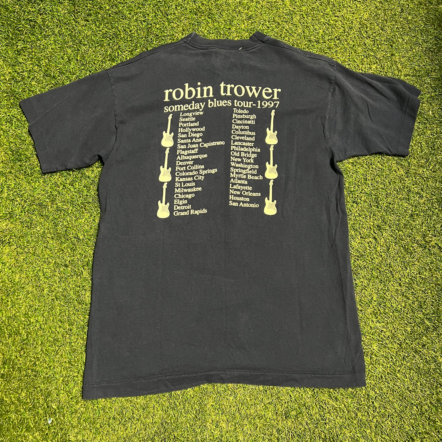 Robin Towers 1997 tour Tee Size Large USED v1330