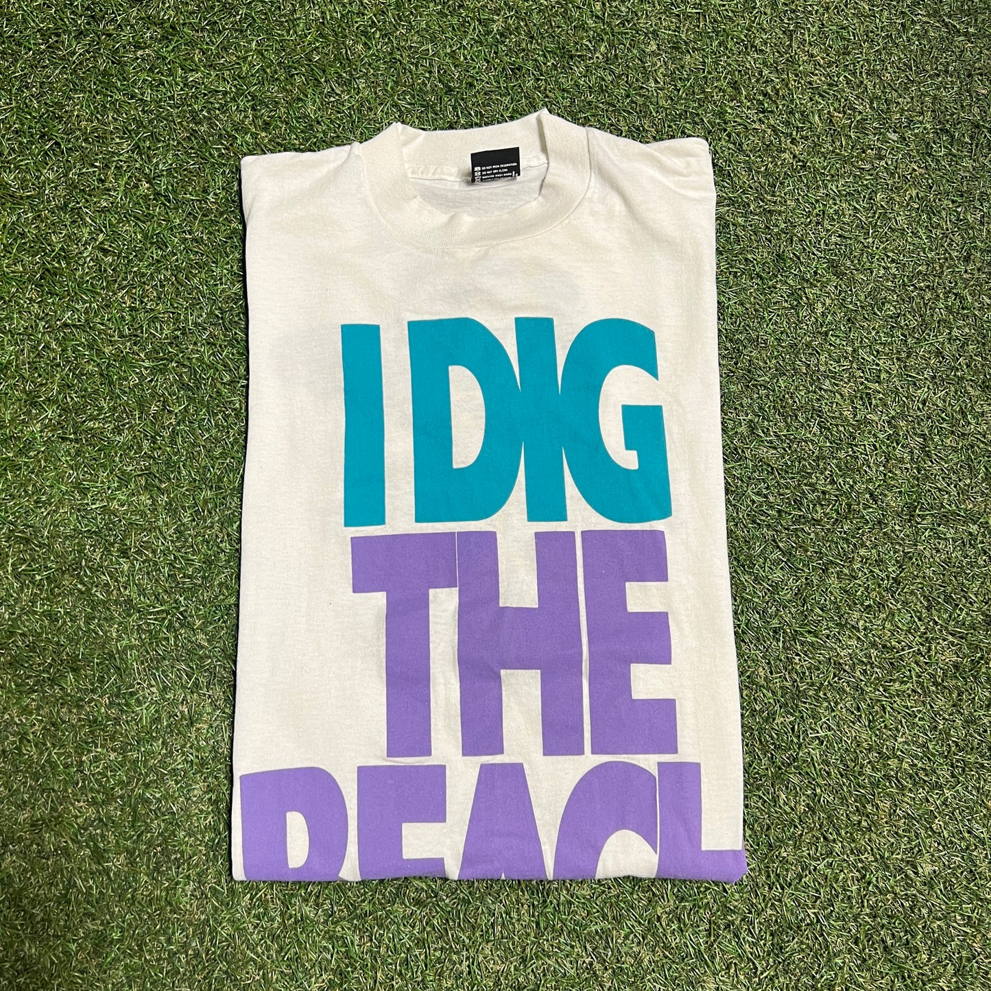 1987 "I Dig the Beach" White Tee Size Medium USED v15090