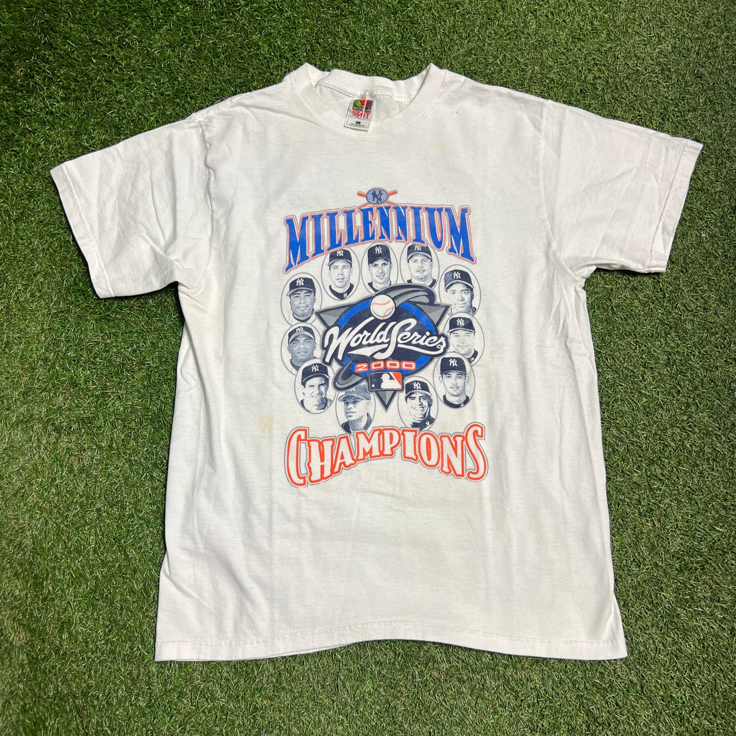 World Series 2000 Millennium Champions White Tee Size Large USED v14150