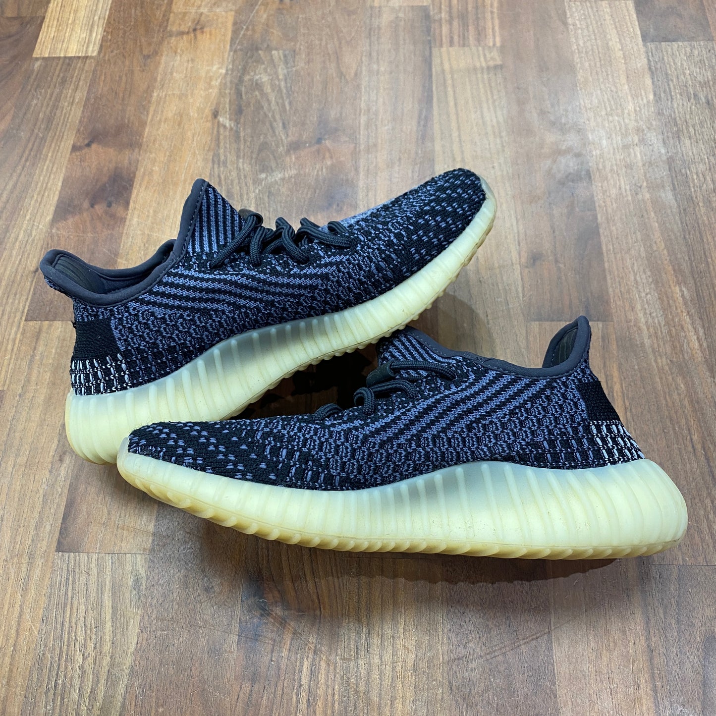 Adidas Yeezy Boost 350v2 Carbon Size 5.5 USED s14542