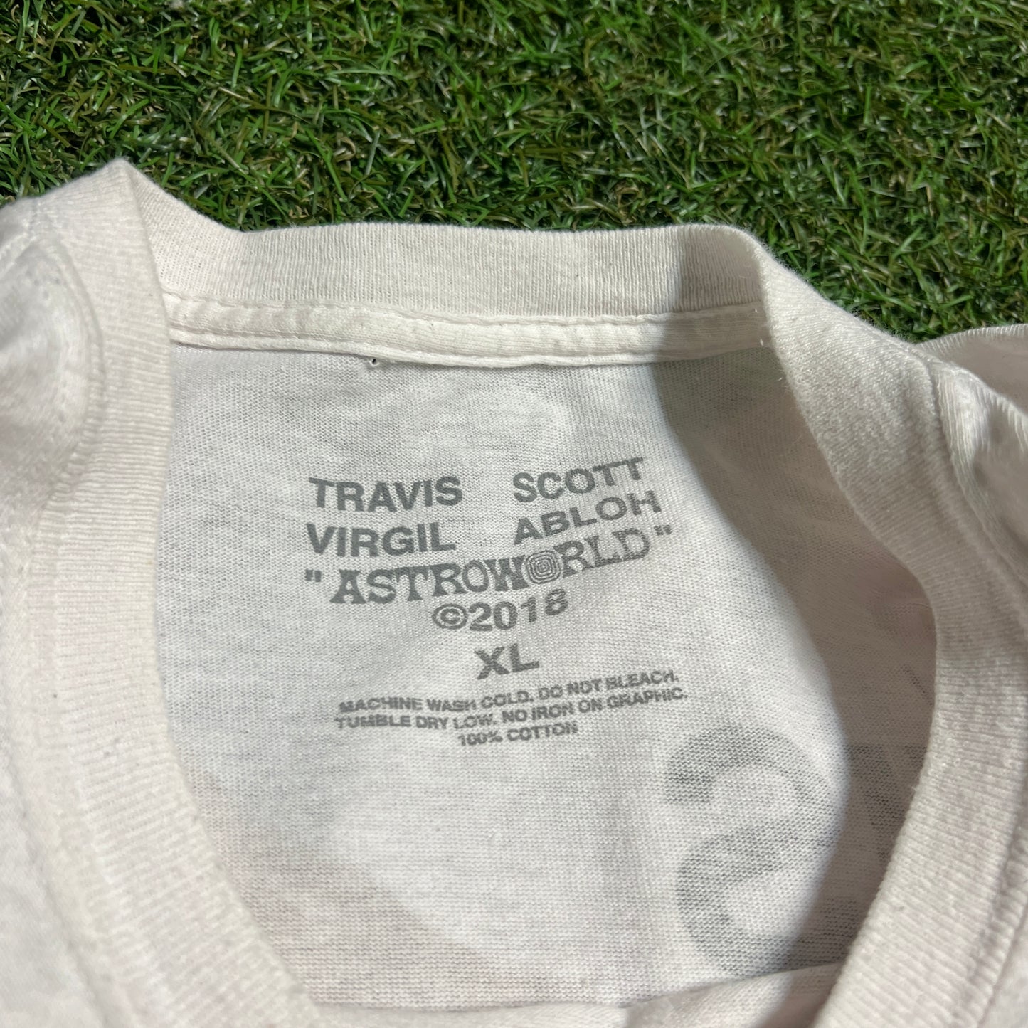 Travis Scott Virgil Abloh Astroworld Pocket Tee White Travis Action Figure Size XL USED x9840