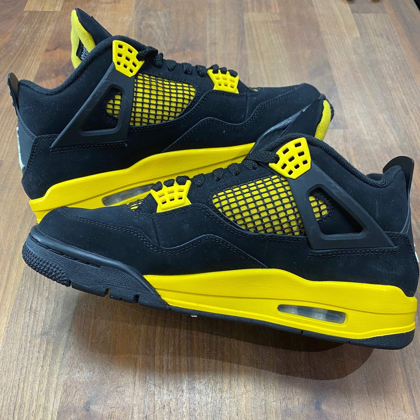 Jordan 4 Yellow Thunder 2023 Size 8.5 USED s14493