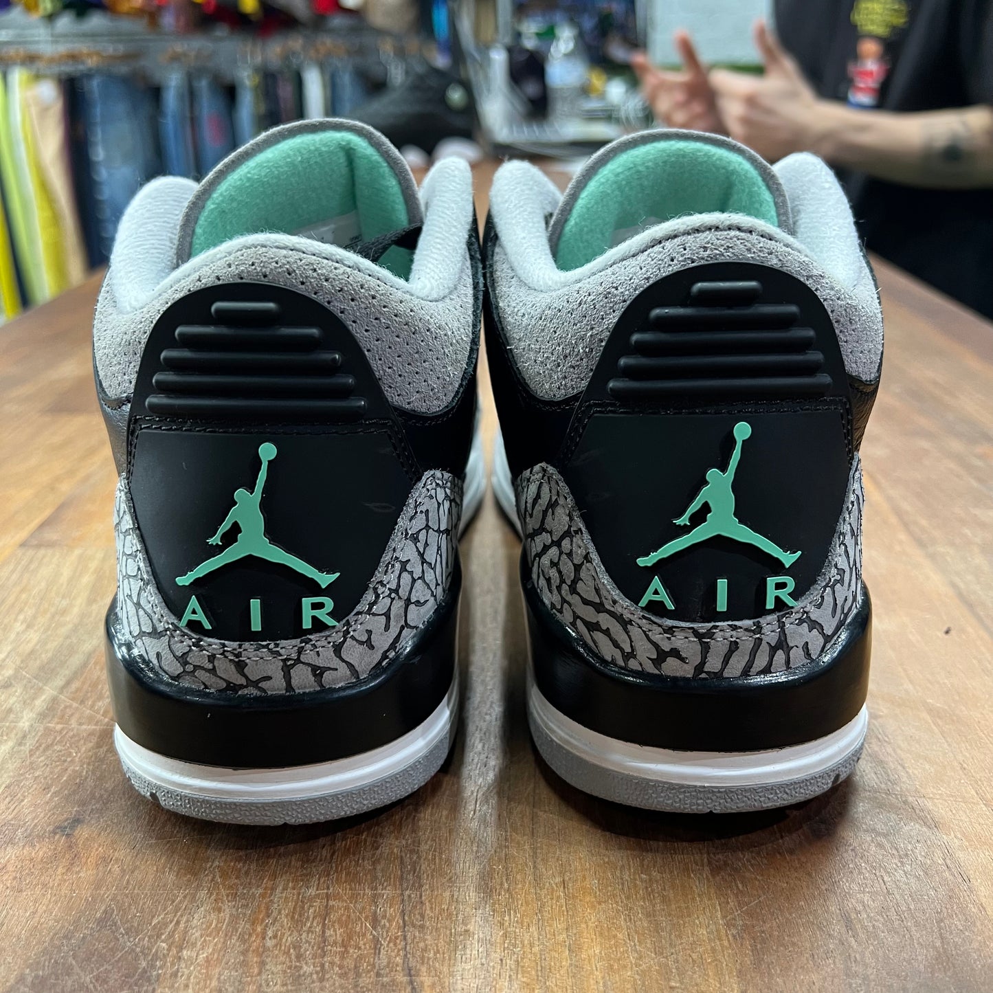Jordan 3 Green Glow Size 8 USED s16019