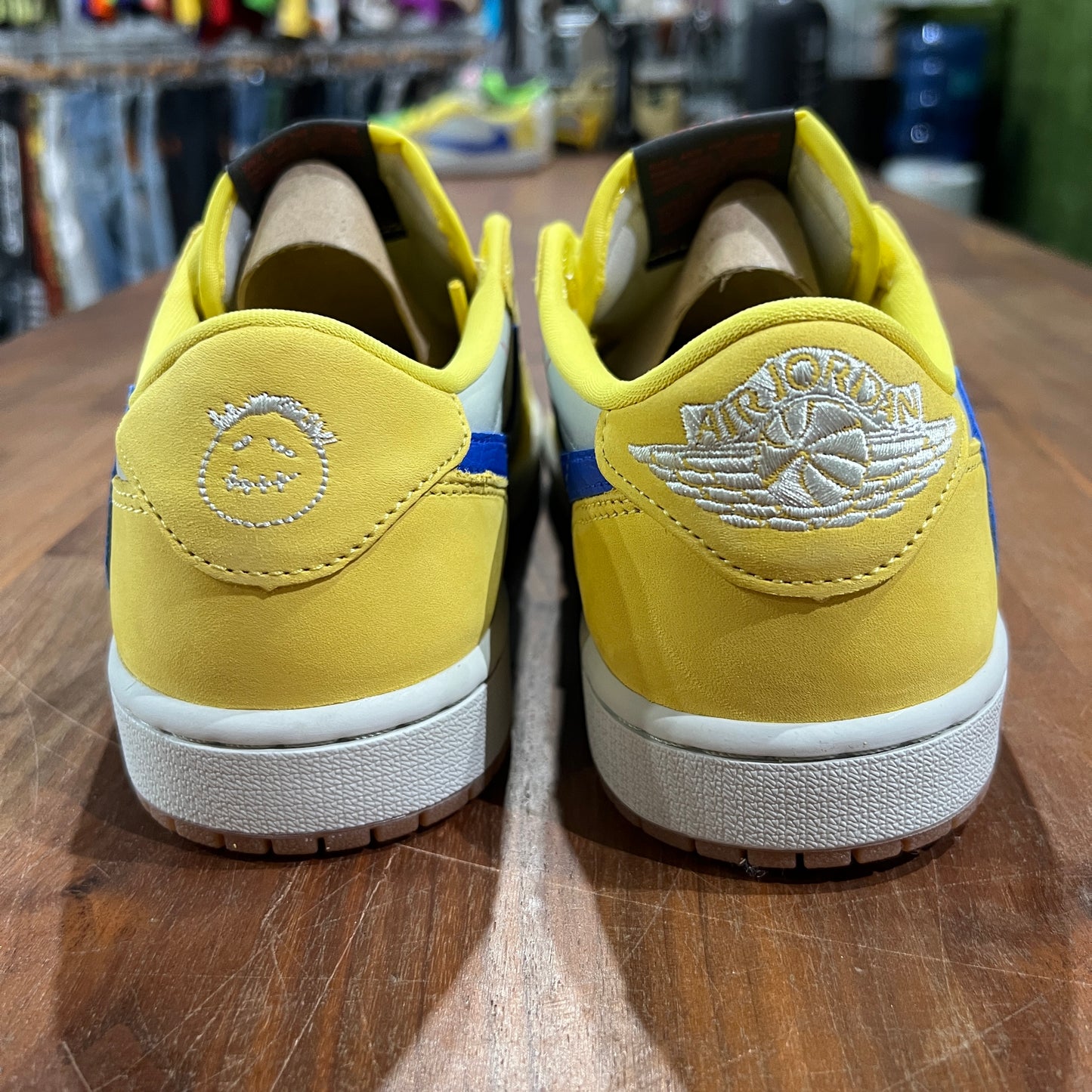 Jordan 1 Low Canary Size 7.5m / 9w NEW s13272