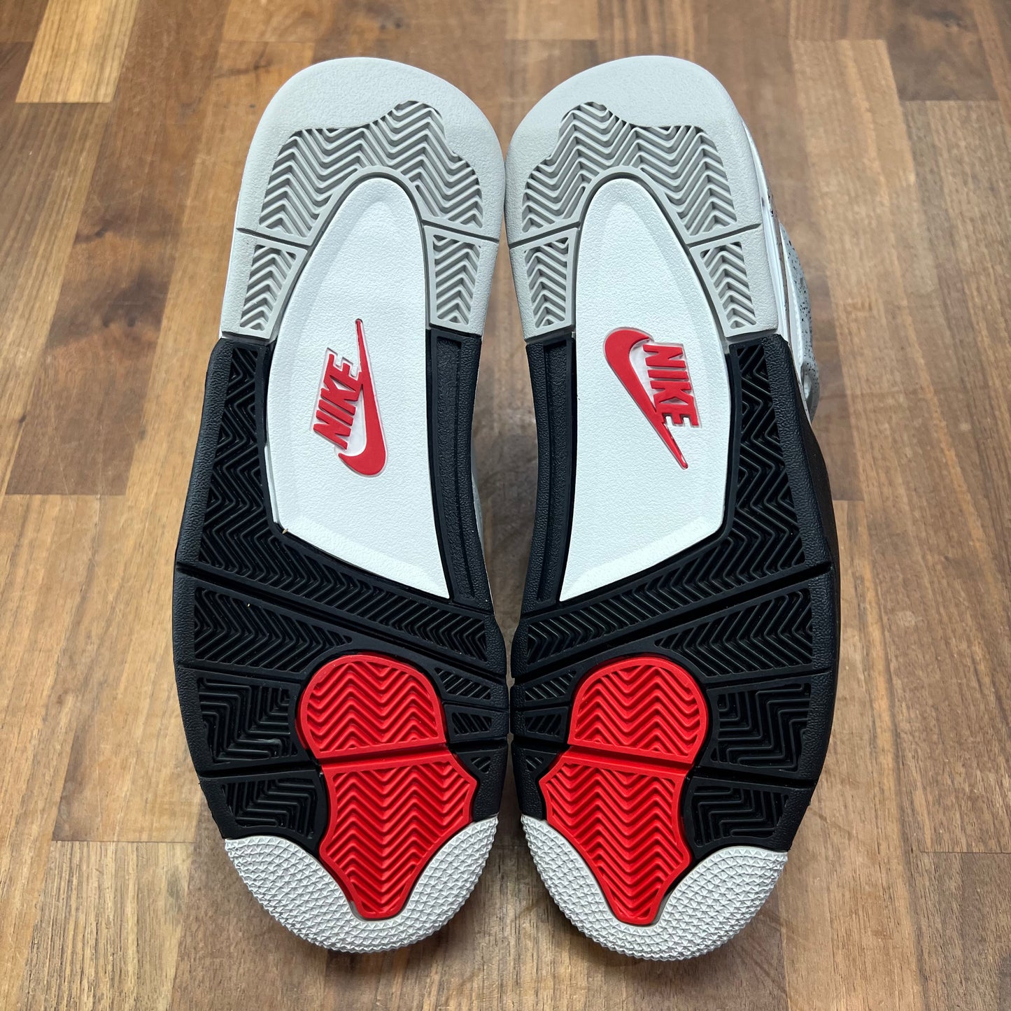 Jordan 4 White Cement (2025) Size 8 NEW s16193