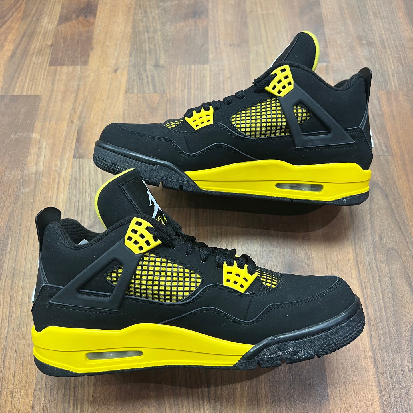 Jordan 4 Retro Thunder (2012) Size 8 USED S16166
