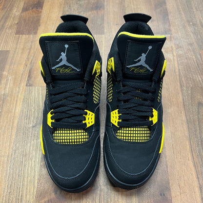 Jordan 4 Retro Thunder (2012) Size 8 USED S16166