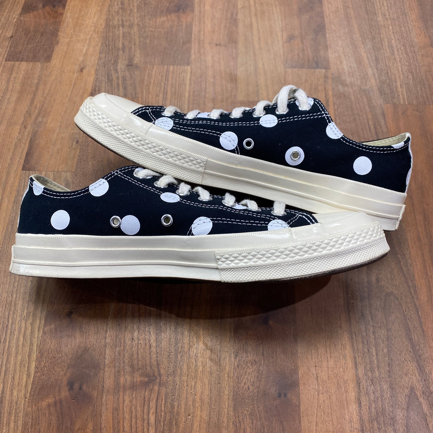 CDG converse low polka dot Size 9 USED s14606