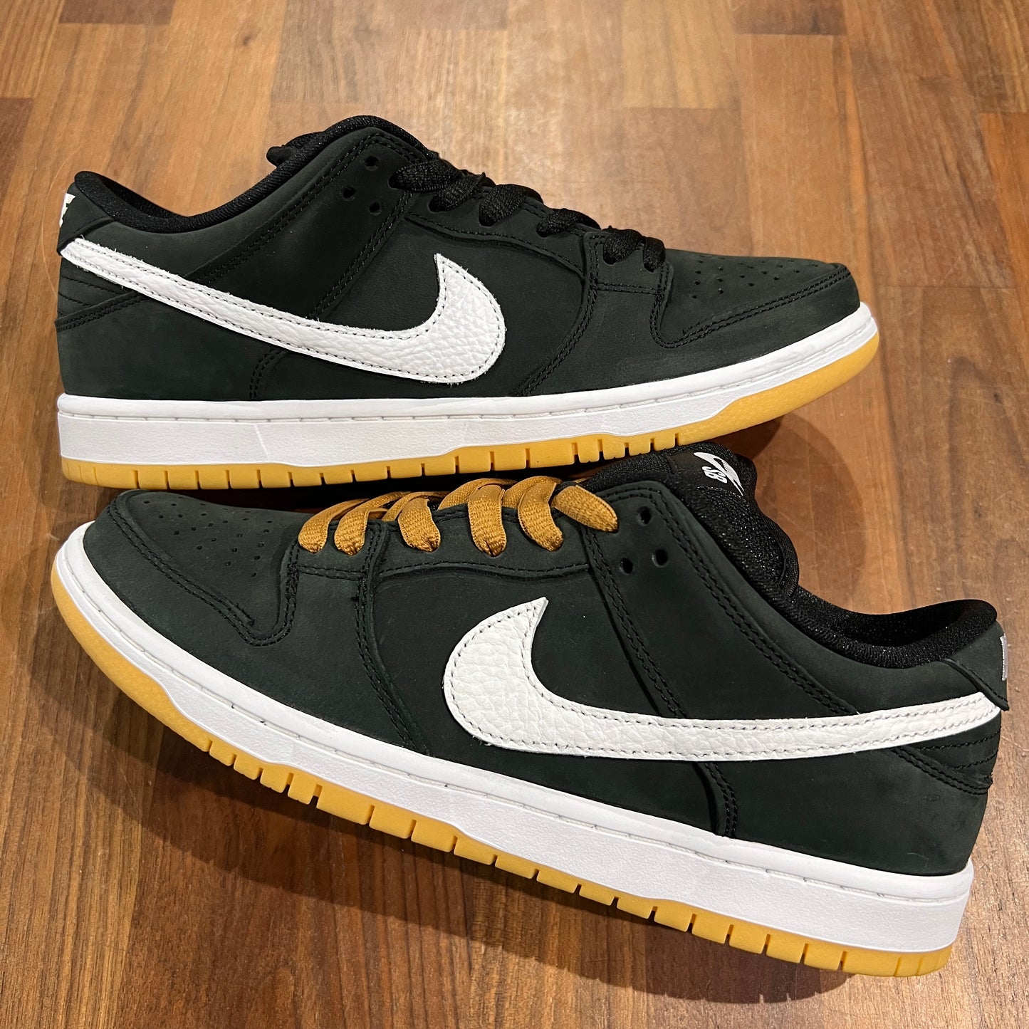 Nike SB Dunk Low Pro Black Gum Size Size 8.5 NEW s14444