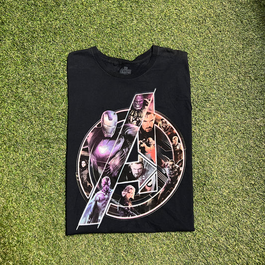 Avengers Logo With Heroes In It Tee Size Large USED V8513