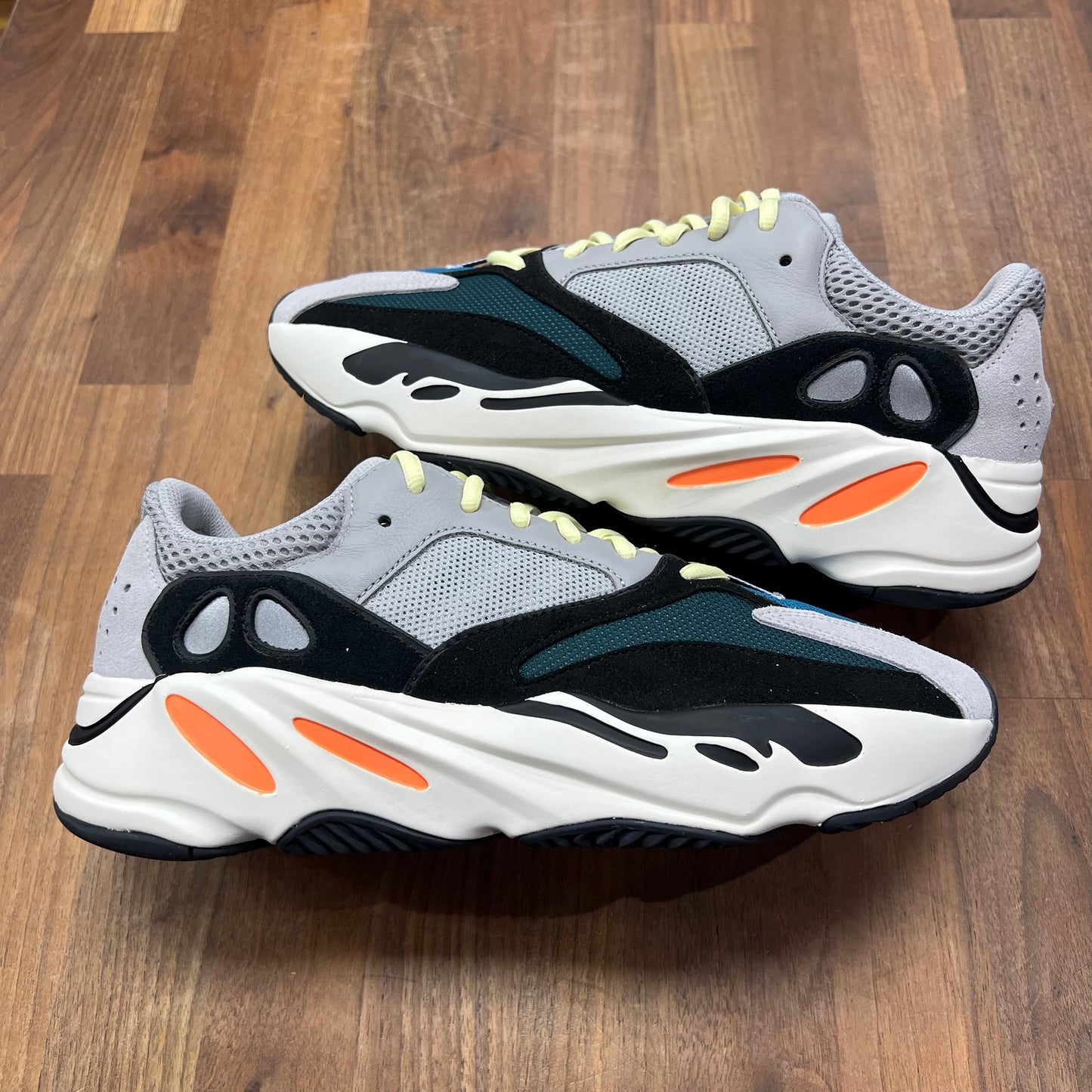 Yeezy 700 Waverunner Size 10.5 NEW s16203
