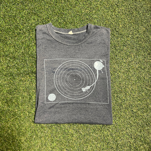 Record Player Tee Size XL USED v8697