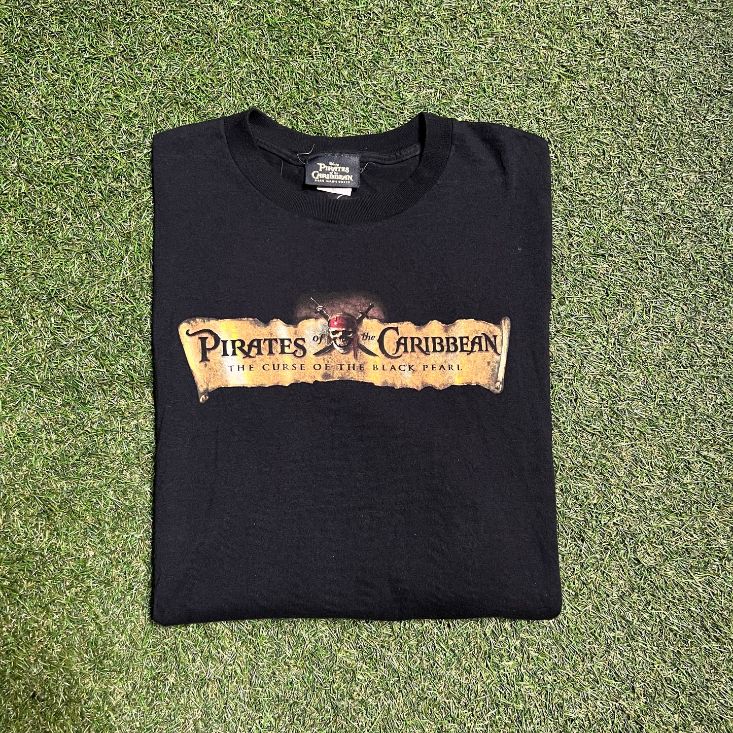 Pirates of the caribbean the curse of the black pear tee black Size XL USED v12530