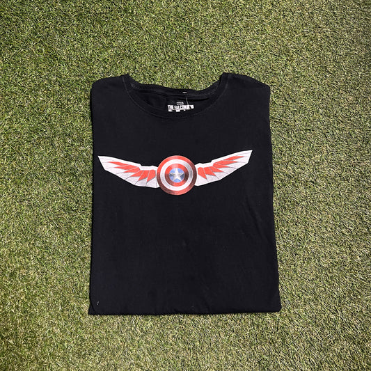 Captain America shield tee Size XL USED