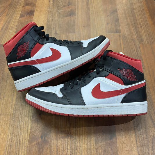 Jordan 1 mid Gym Red Black White Size 10 USED s14433