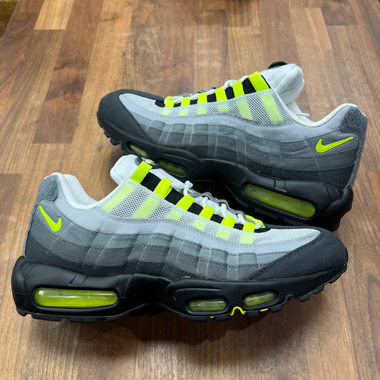 Nike Air Max 95 Patch OG Neon Size 11 USED S16149
