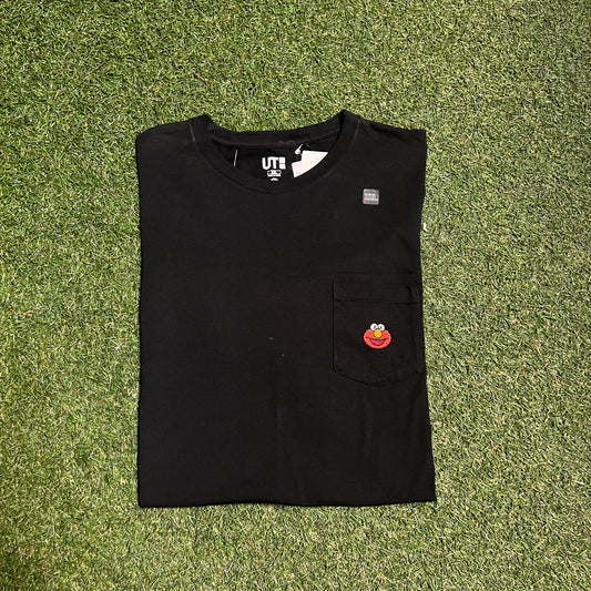 Kaws Sesame ST Uniqlo Elmo Pocket Black Tee Size XXL NEW x9511