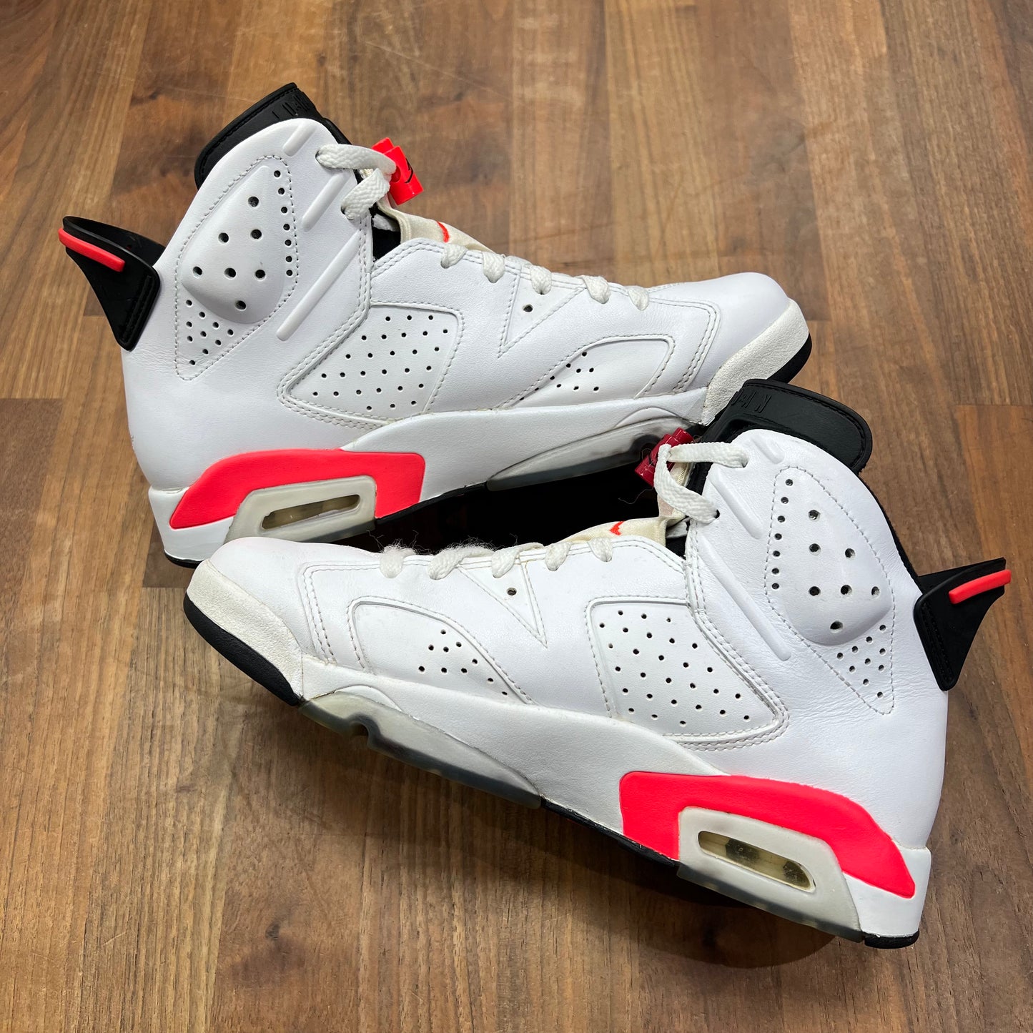 Jordan 6 Infrared White 2014 Size 8 USED s16268
