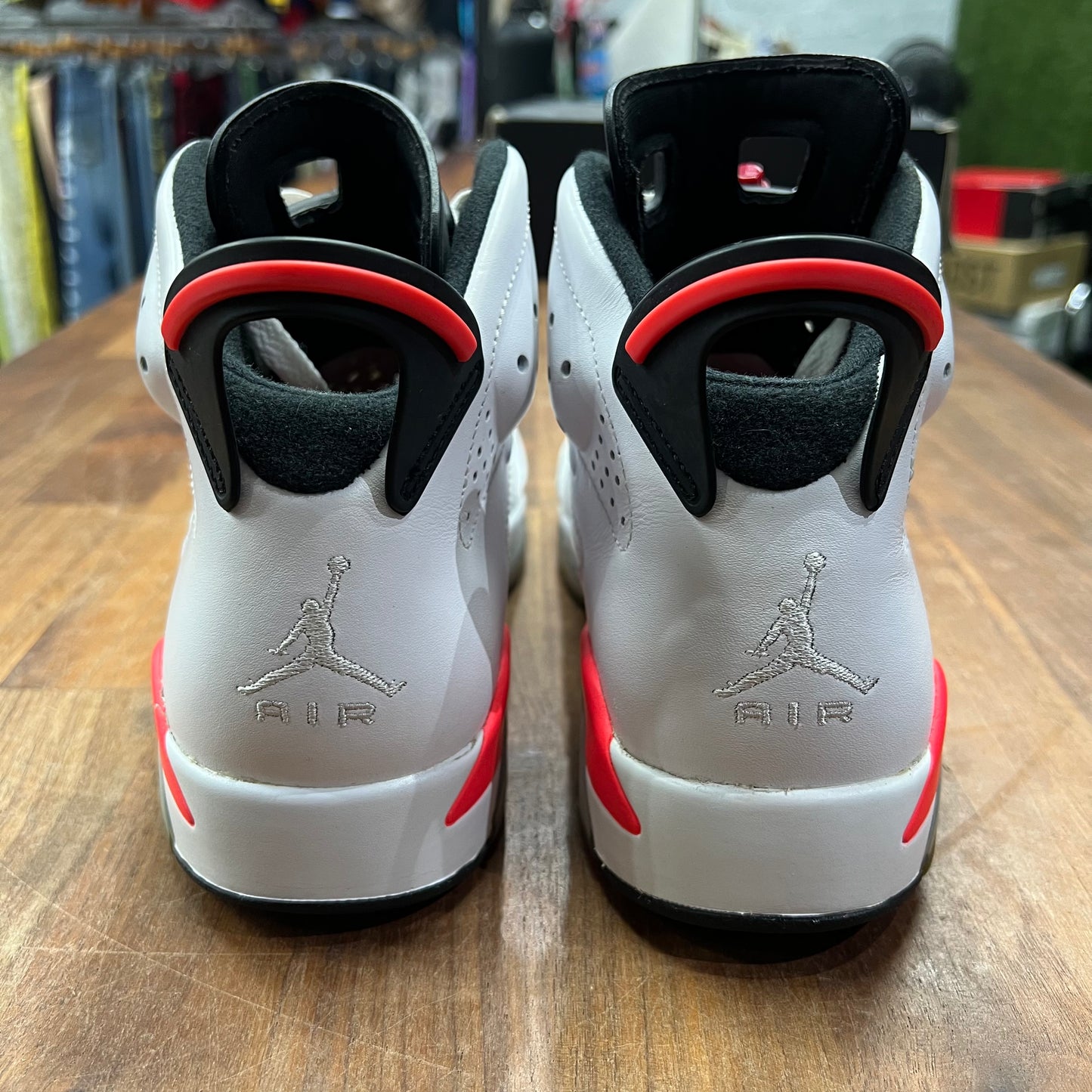 Jordan 6 Infrared White 2014 Size 8 USED s16268
