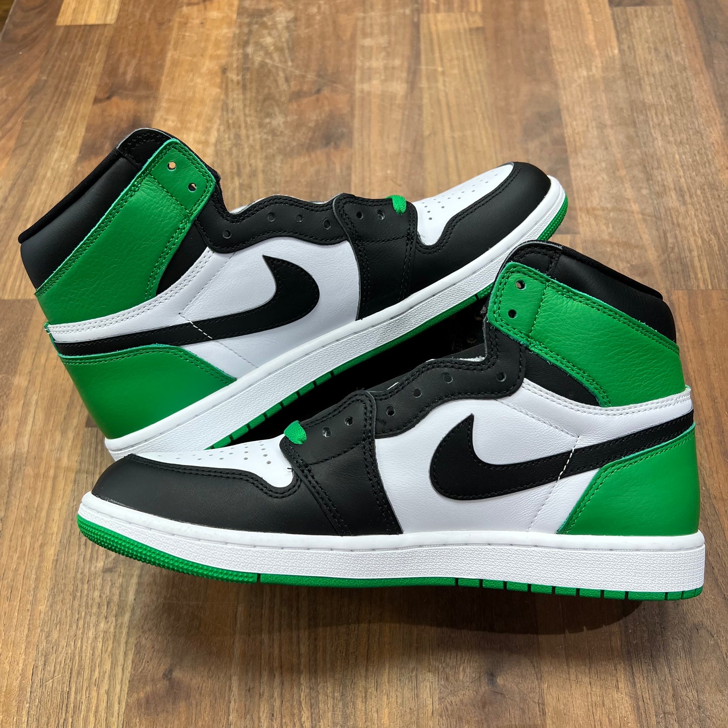 Jordan 1 High Lucky Green Size 10.5 NEW s16346