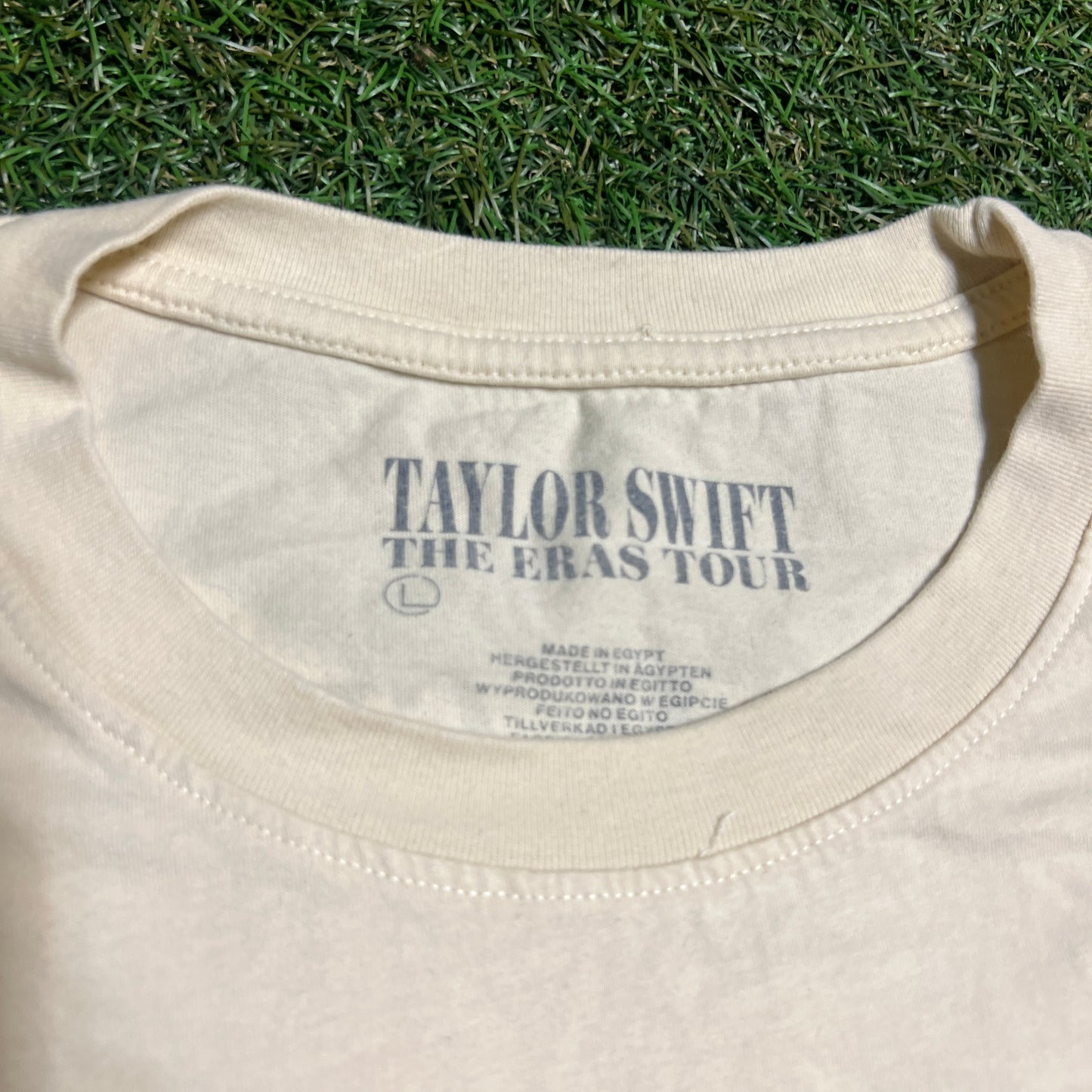 Taylor Swift The Eras Tour Photo Collage Tan Tee Size Large USED v14179