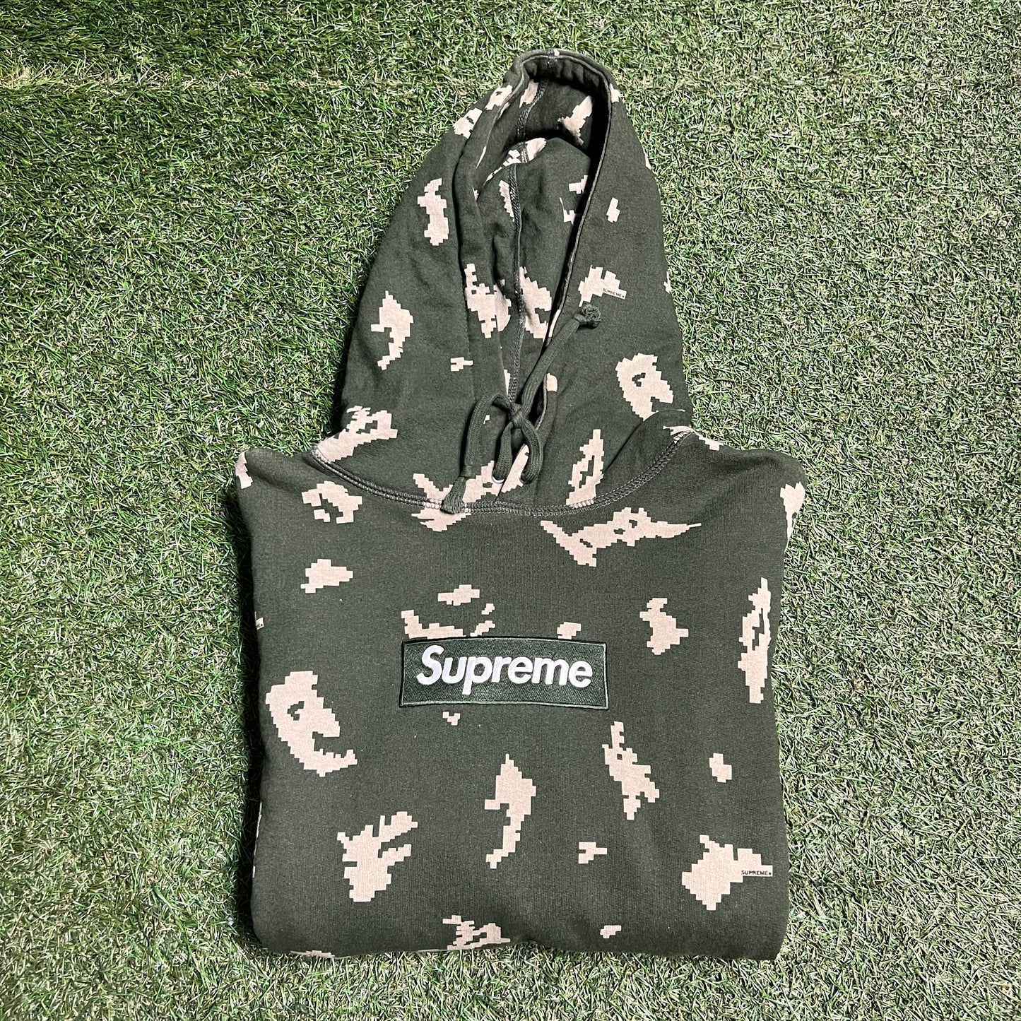 Supreme FW21 Olive Russian Camo box logo hoodie Size Medium USED x11794