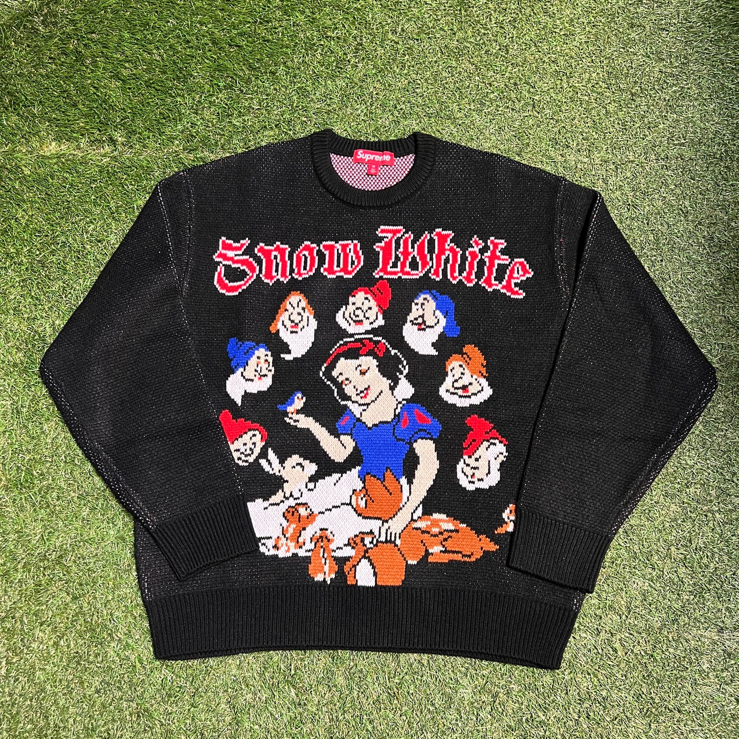 Supreme Snow White Black Knit Sweater Size Medium NEW x11768