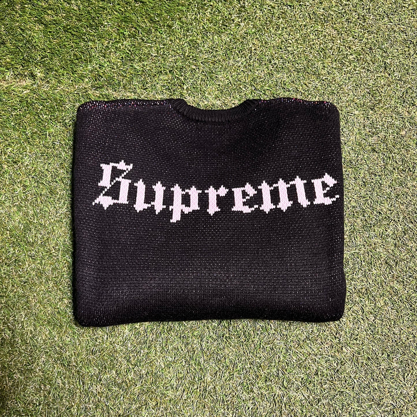 Supreme Snow White Black Knit Sweater Size Medium NEW x11768