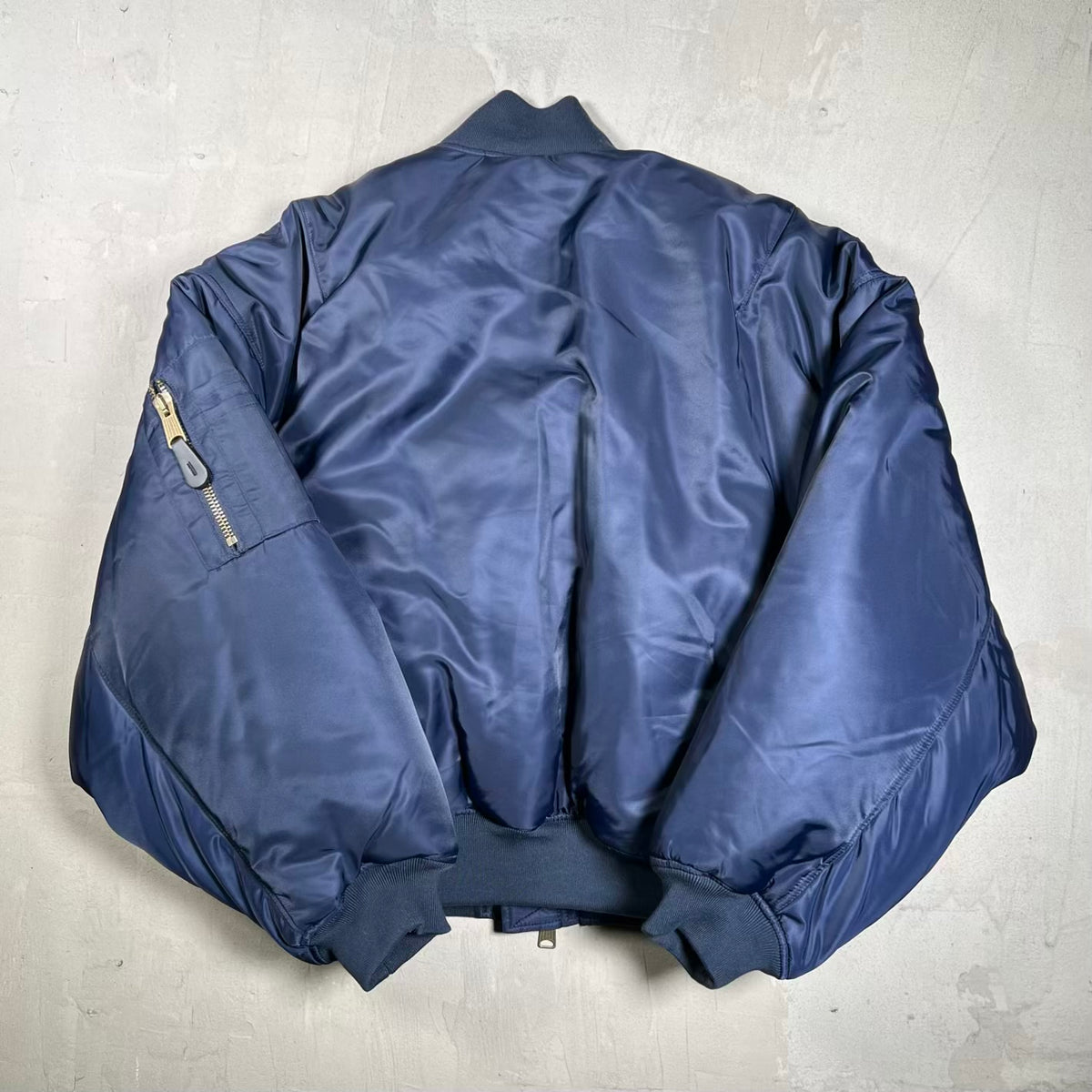 GV Gallery Navy Blue Reversible Bomber Jacket Size Medium USED x18993