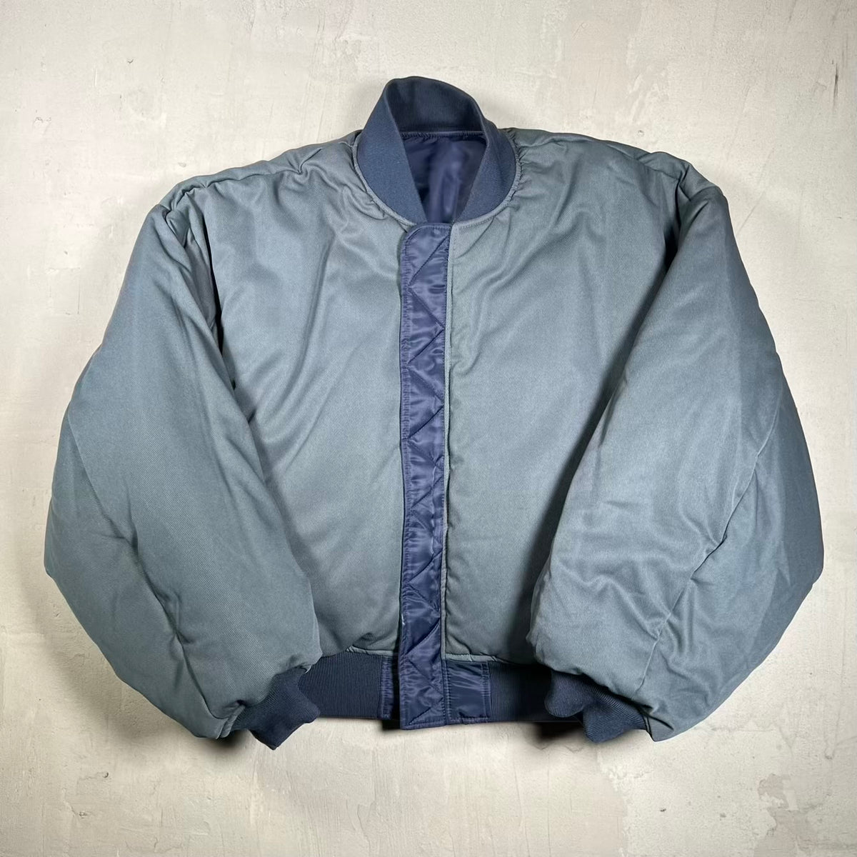 GV Gallery Navy Blue Reversible Bomber Jacket Size Medium USED x18993