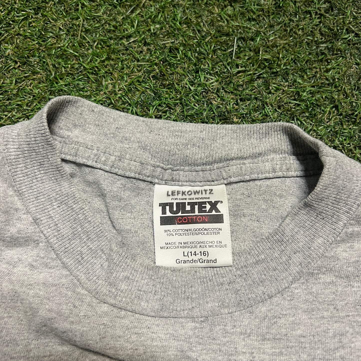 1990s Hersheys Kiss Gliter Grey Tee Size Large USED v15323