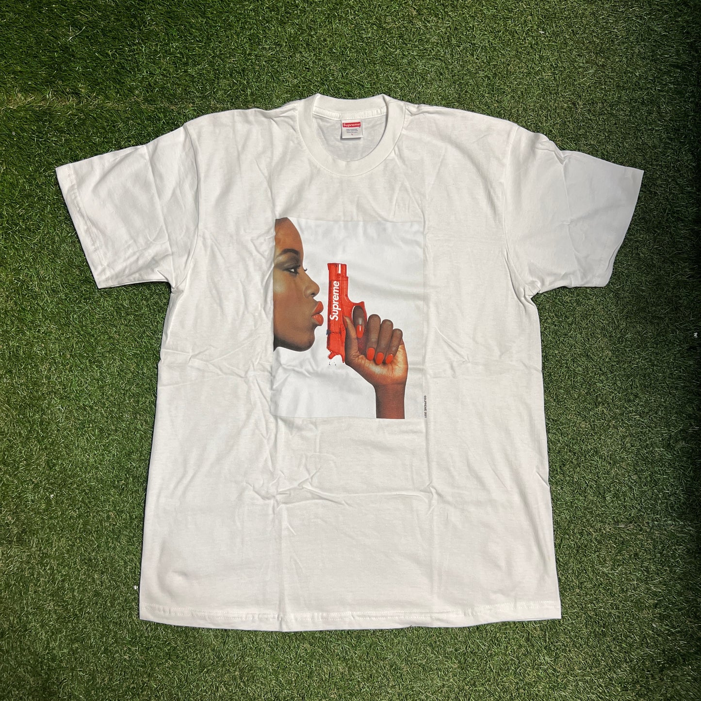 Supreme Water Gun White Tee Size Large NEW x11776