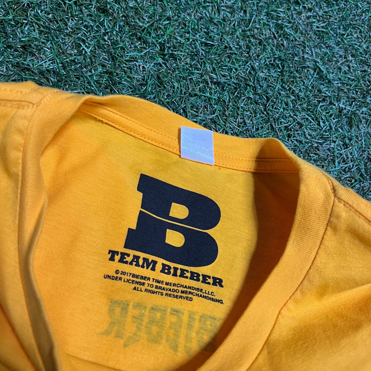 Bieber Stadium Yellow Tee Size Medium USED v14279