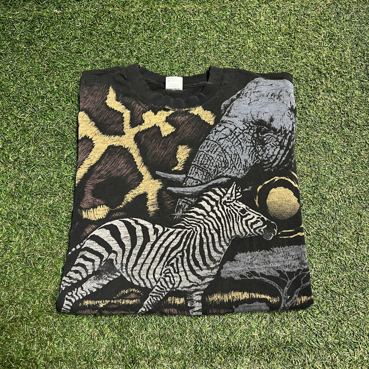Nature Black AOP Safari Tee Size XL USED v15355