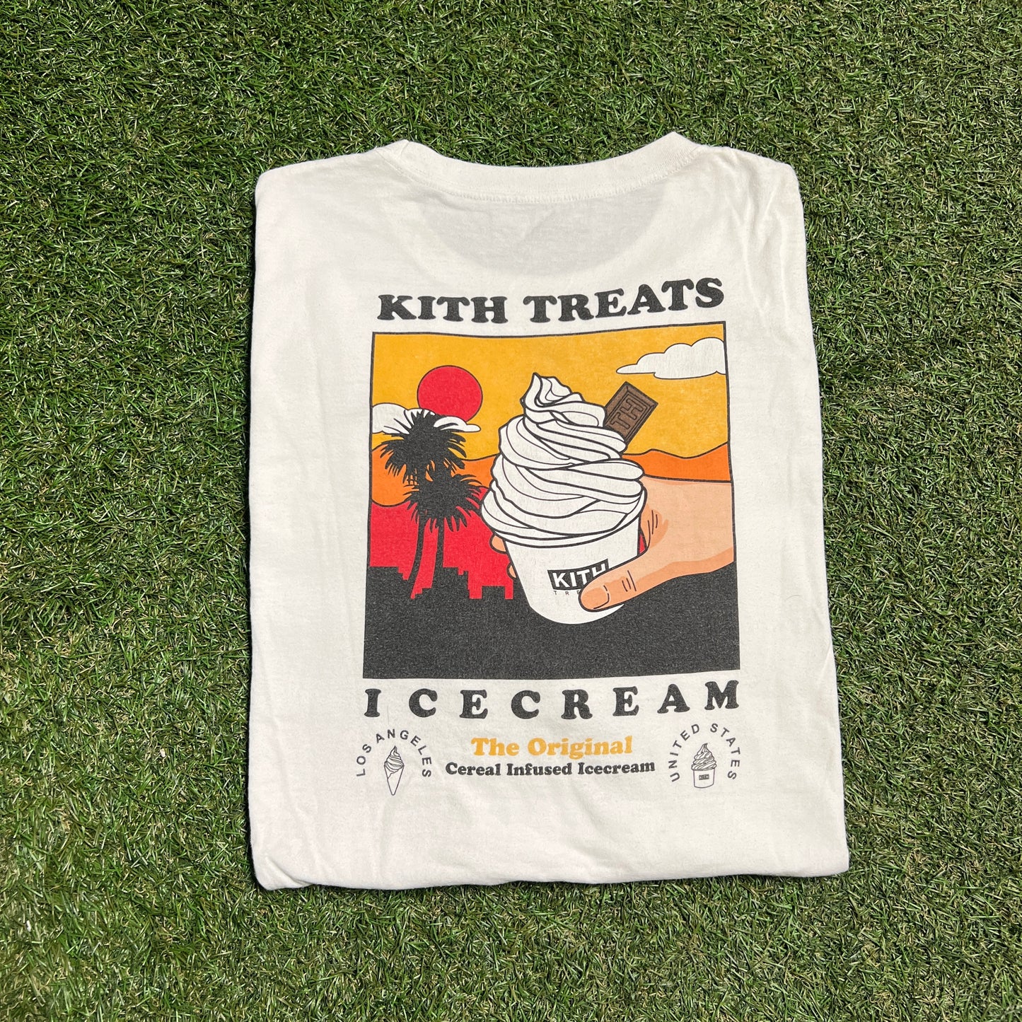 Kith Treats LA Exclusive Tee White Size XL Used X11872