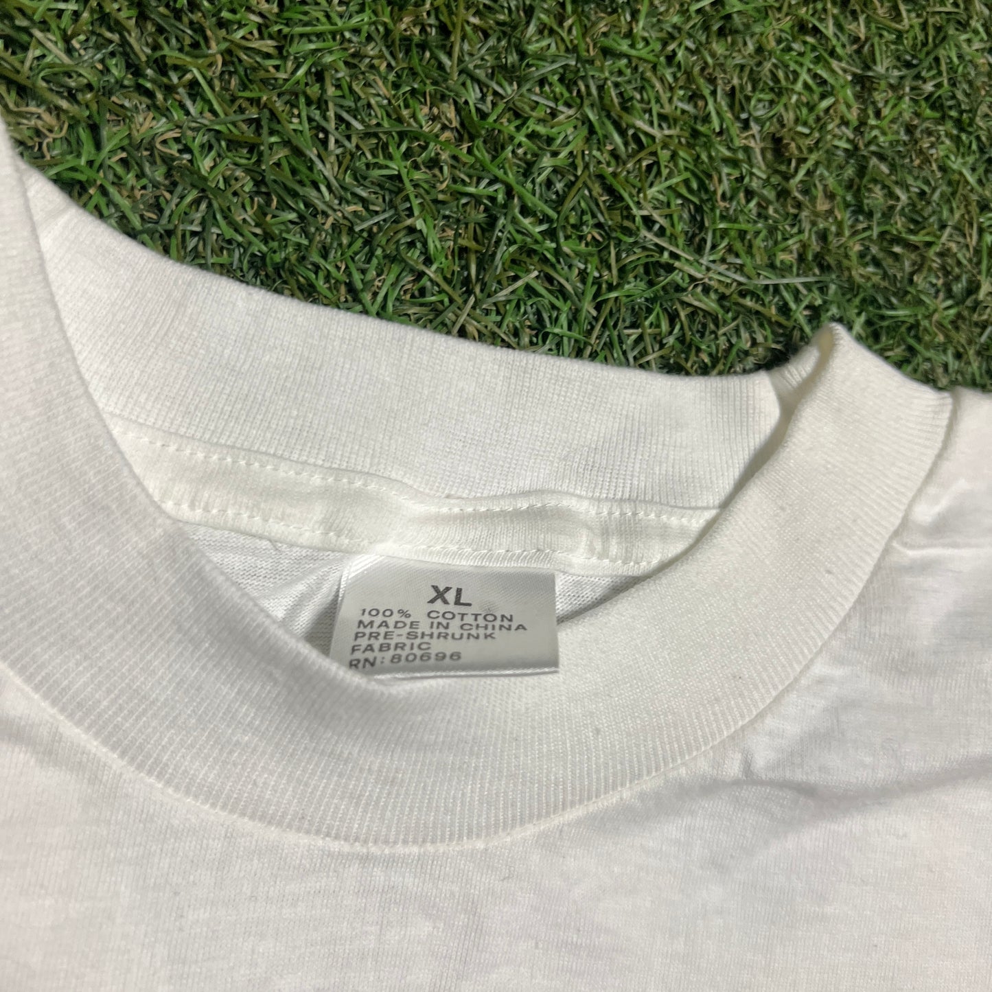 1990s Bally's Fitness White Tee Size XL USED v15403