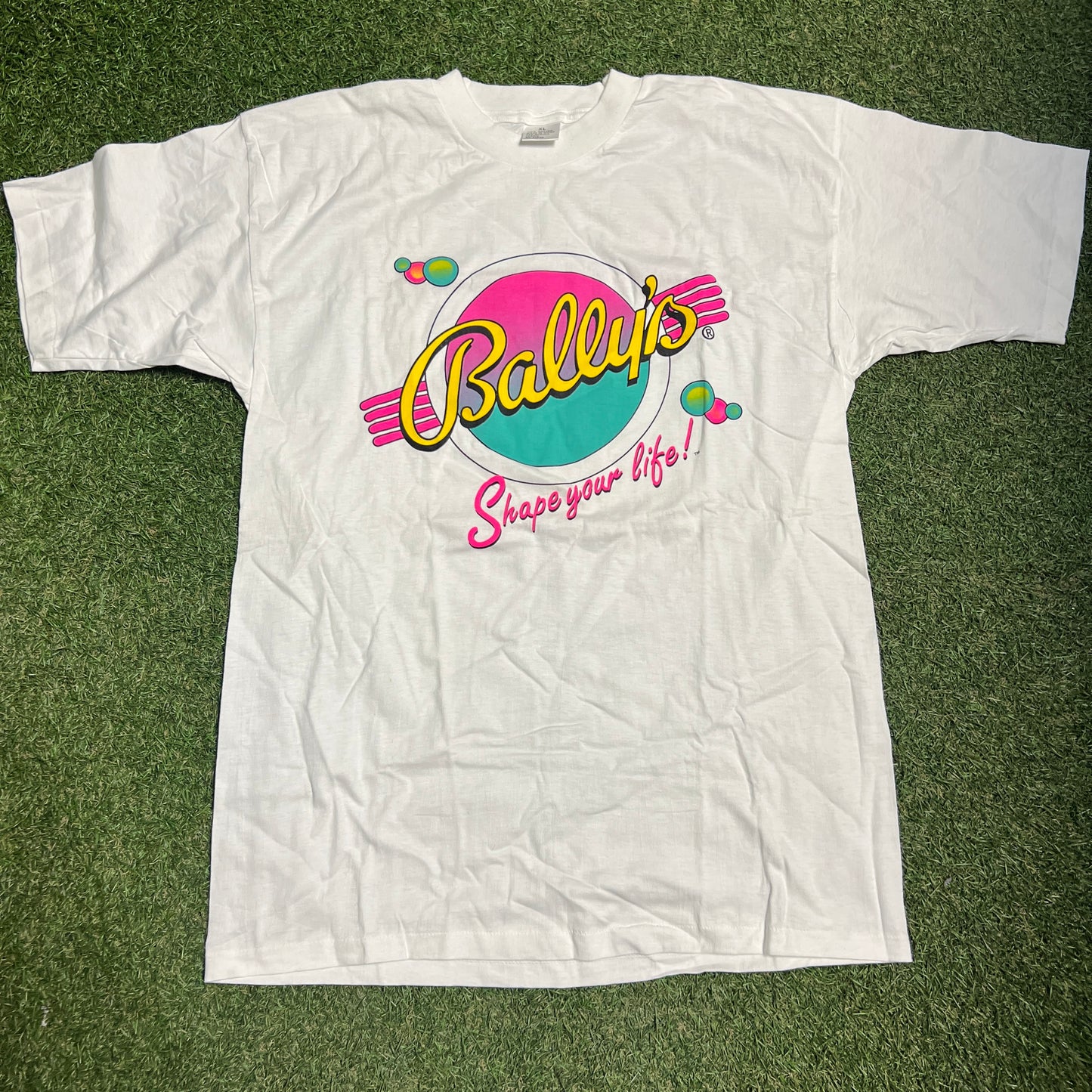 1990s Bally's Fitness White Tee Size XL USED v15403