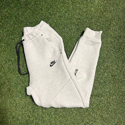 Nike Tech Grey/White Sweatpants Size Small USED v15275