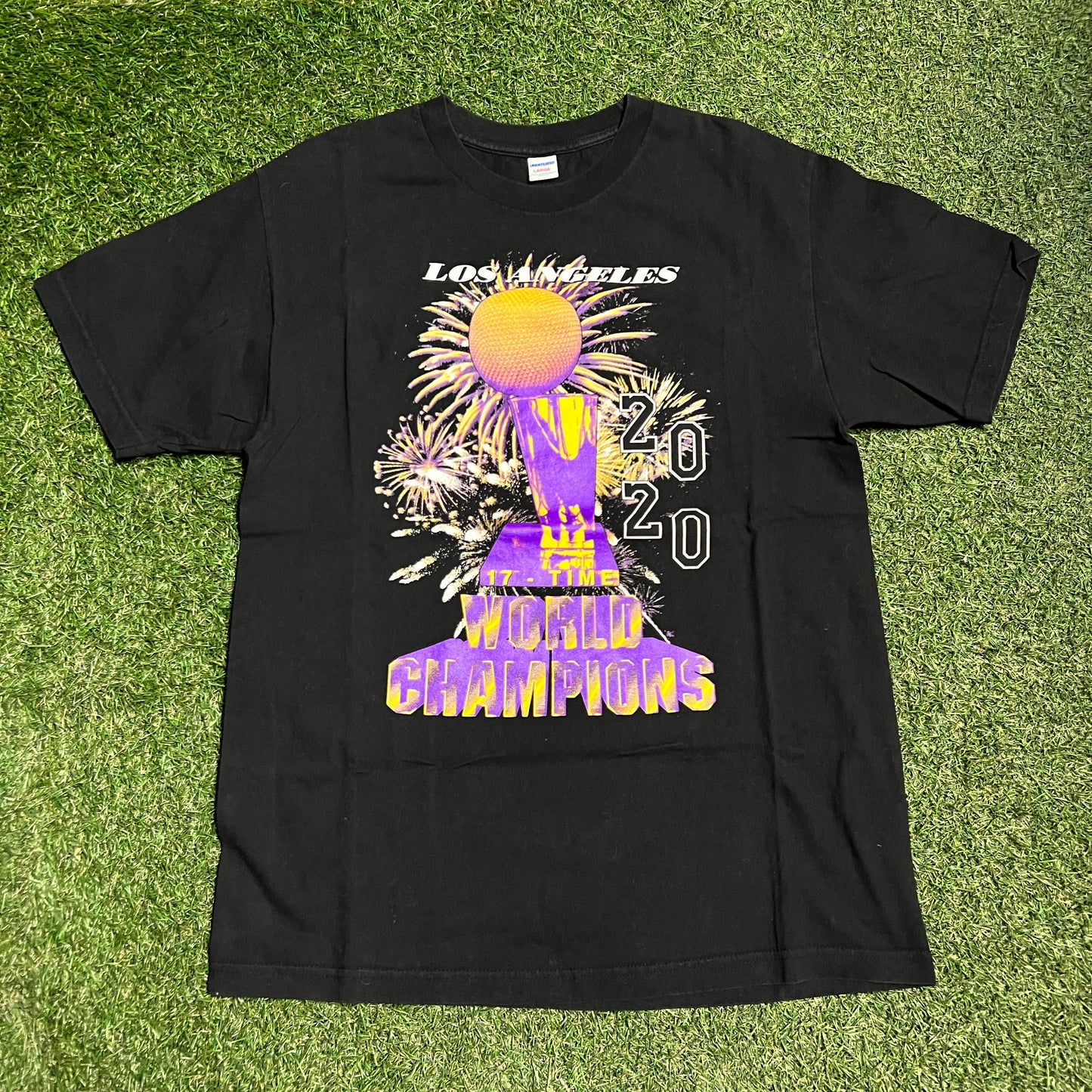 Undefeated Lakers 2020 17 World Champs Black Tee Size Large USED x11918