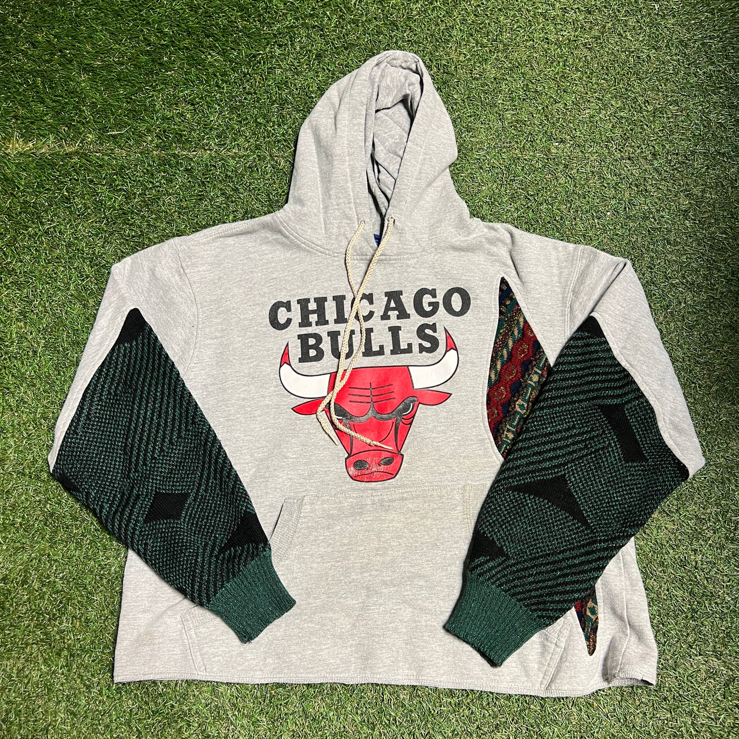 Chicago Bulls Grey Hoodie with Knit Custom Size Small USED v14361