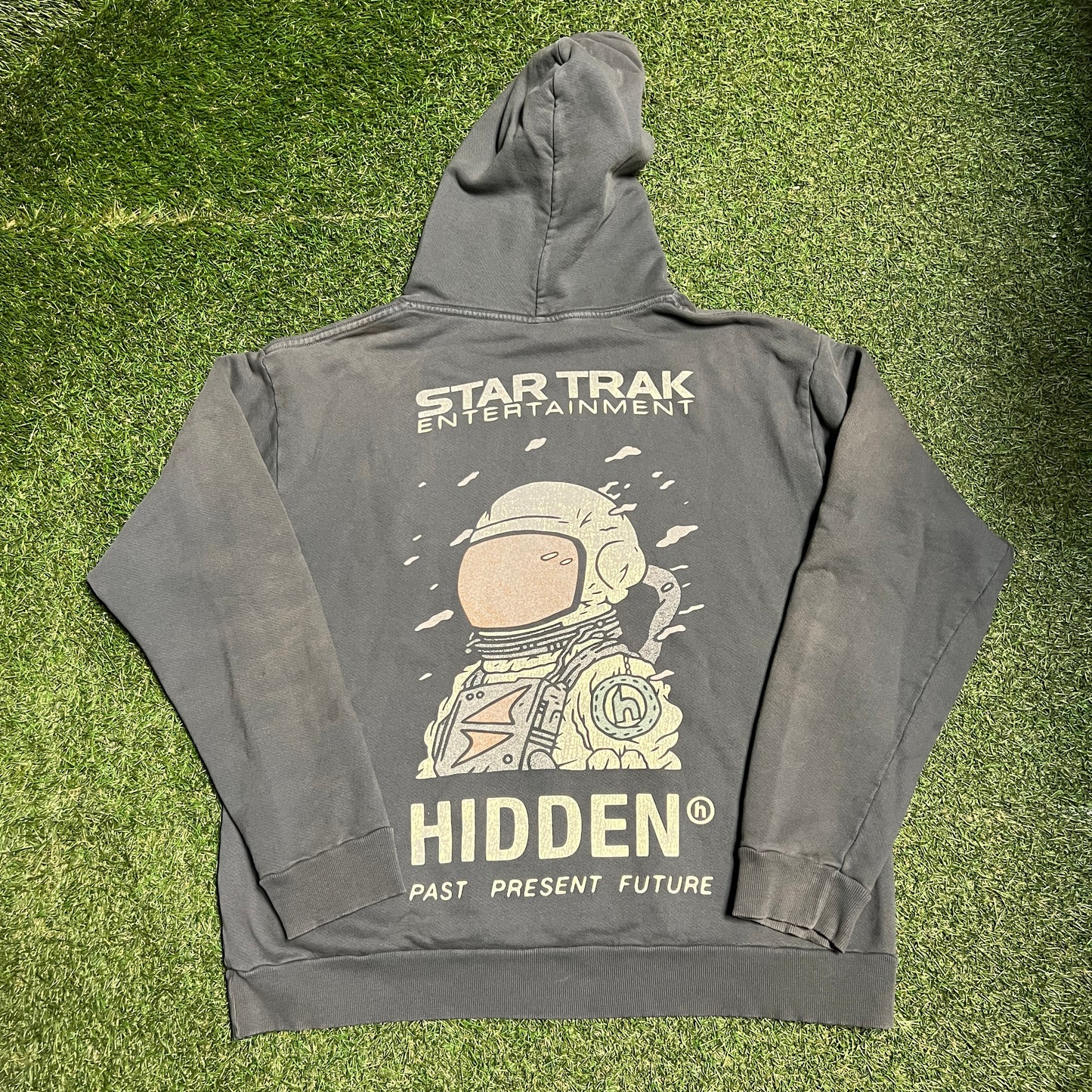 Hidden StarTrak Past Present Future Grey Hoodie Size Large USED v14359