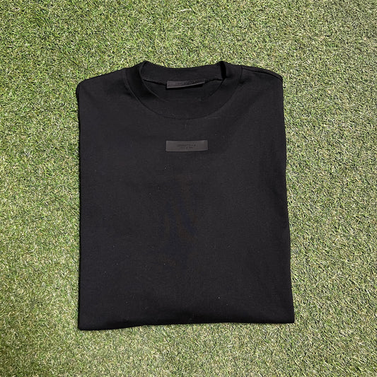 Essentials Fog Black Long Sleeve Size Medium USED x12067