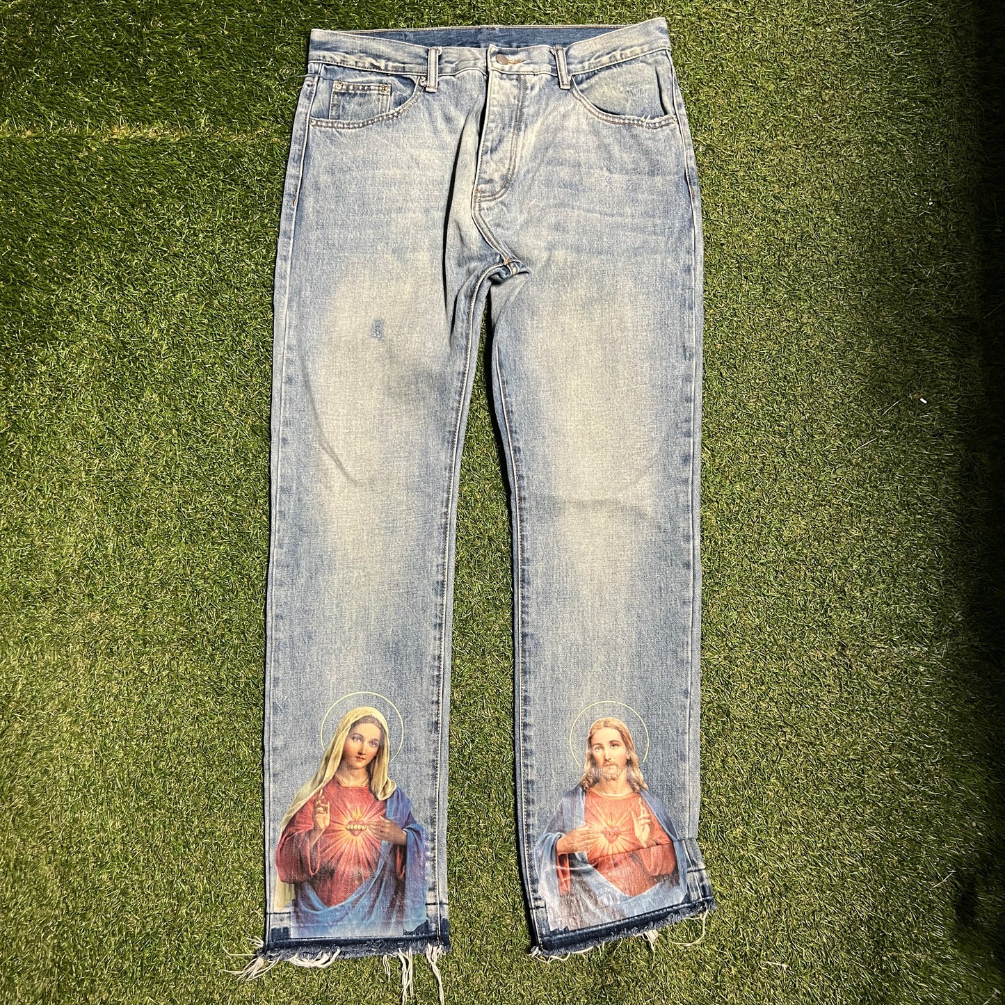 MNML mary and jesus jeans Size 36 USED v14424