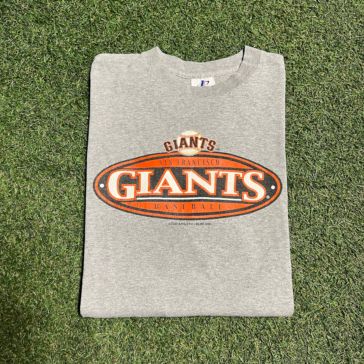 2000 San francisco giants tee grey logo athletic tag Size Large USED v14489